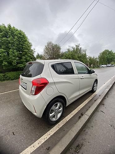 Транспорт: Chevrolet Spark: 2019 г., 1 л, Автомат, Бензин, Хэтчбэк — 4