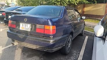фори: Volkswagen Vento: 1993 г., 1.8 л, Механика, Седан — 2