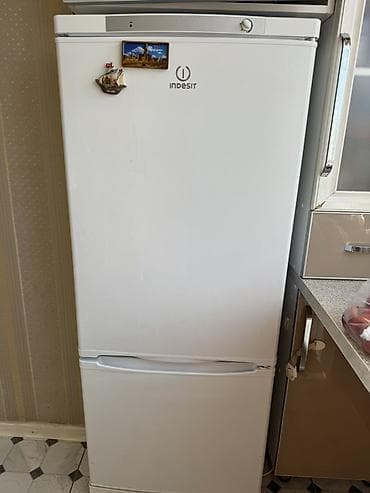 холоделник бу: Холодильник Indesit, Двухкамерный — 1