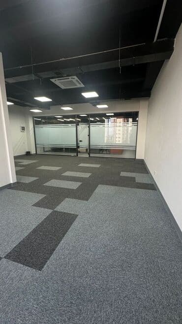 бизнес дом: Сдаю Офис, 35 м², В бизнес центре — 3