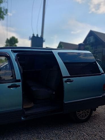 Toyota Estima: 1995 г., 2.4 л, Автомат, Бензин, Минивэн — 8