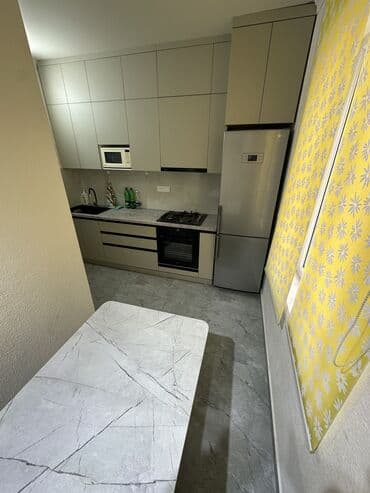 продаю 2х команатную квартиру в 7 мкр: 3 комнаты, 78 м², 106 серия улучшенная, 8 этаж, Евроремонт — 7