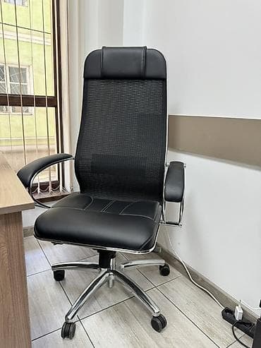 кресло домашнее: Офисное кресло, С колесиками, цвет - Черный, Экокожа — 1