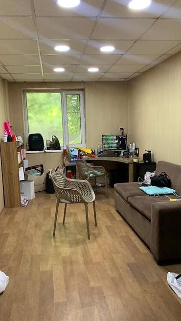 Коммерческая недвижимость: Продажа офисов 100 м², С ремонтом, С мебелью, Многоэтажное здание, Цокольный этаж этаж — 5