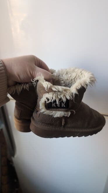 национальные вещи: Отдам за 1 сл масло и молоко разм 27 тапочки с машинкой и зимние — 2