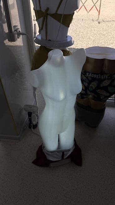 Бизнес үчүн жабдуулар: Продаю светящийся манекен для одежды купальников или белья цена 1800 — 2