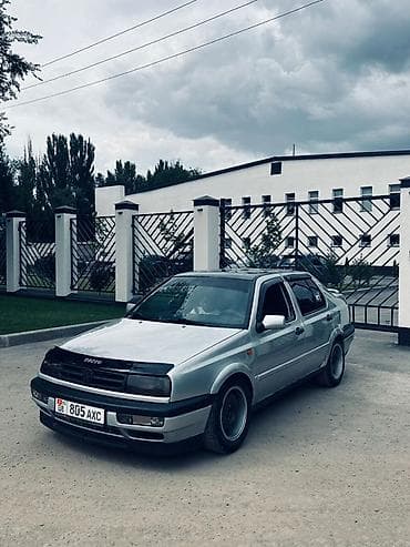 Volkswagen Vento: 1995 г., 1.8 л, Кол менен иштөөчү, Бензин, Седан — 4