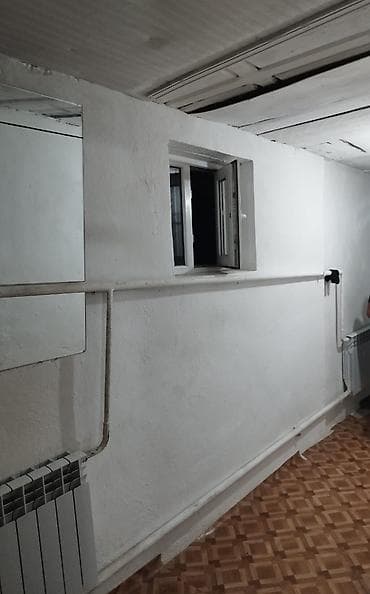 бир комната: Сдаю квартиру в частном доме район Кудайберген Кайназарова Власова пол — 1