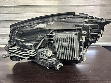 доп свет: Передняя правая фара Mercedes-Benz Оригинал — 9