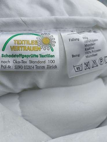 Кухонные принадлежности: Подушки импорт. НОВЫЕ. в упаковкебелые квадратные 2шт. цена 900 — 1