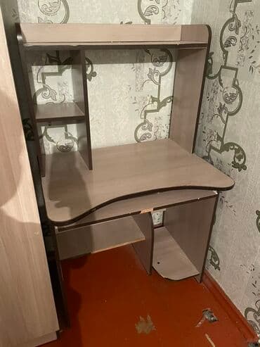 Шкафы: Компьютерный стол, С полками — 3