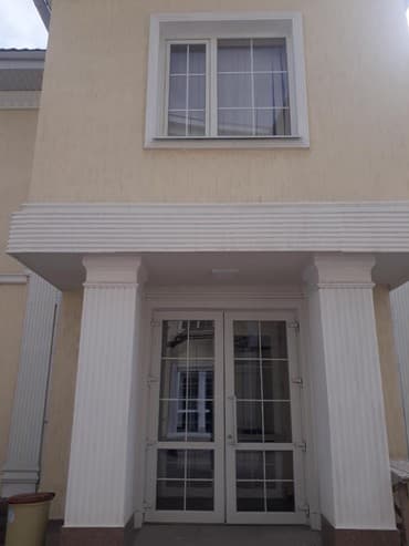 продаю офис 107 м² с ремонтом с мебелью административное здание 1 этаж: Сдаю новые офисные помещения.Район Алматинка Южная магистраль. Евро — 4