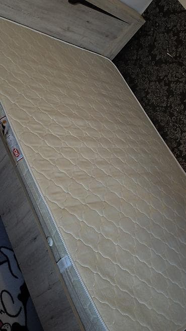 гостиничные принадлежности: Спальный матрас, Б/у, Двуспальный, Матрасы средней жесткости — 1