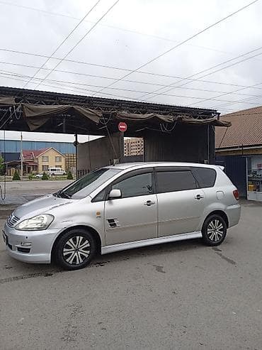 corolla: Toyota Ipsum: 2002 г., 2 л, Механика, Дизель, Минивэн — 5