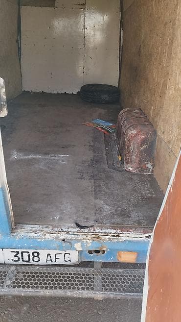 аварийный авто: Mercedes-Benz T1: 1989 г., 2.9 л, Дизель, Бус — 2