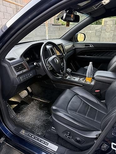 джипы 200000 сом: 100%Родной окрас Год выпуска:2019 Привод: полный 4WD Обьем:2.2дизель — 6
