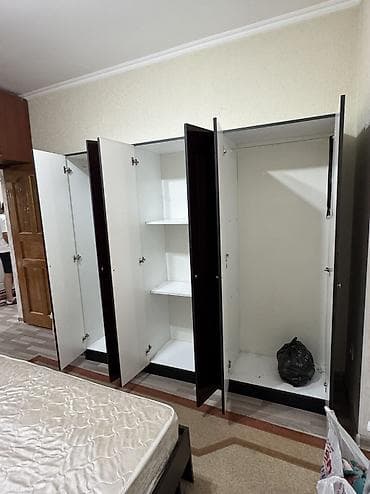 Трюмо с большим зеркалом в отличном состоянии. Вместительные выдвижные — 8