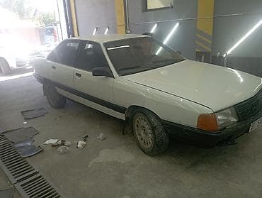Audi: Audi 100: 1989 г., 2 л, Механика, Бензин, Седан — 4