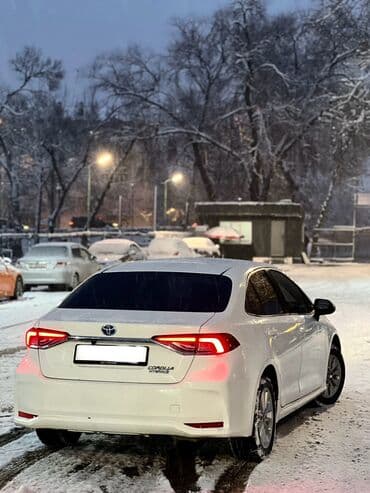 runx alex: Toyota Corolla: 2019 г., 1.8 л, Вариатор, Гибрид, Седан — 3