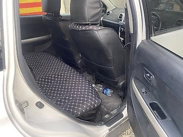 чехол автомобиль: Toyota Ist: 2003 г., 1.3 л, Автомат, Бензин, Хэтчбэк — 7