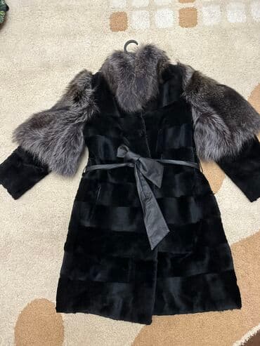 бу берса: Продаю женскую шубу. Стойко воротник и рукава из барсука Все — 1