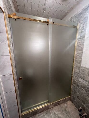 бу душ кабинка: Душевая кабина с раздвижными дверями и матовым стеклом. Оснащена — 6