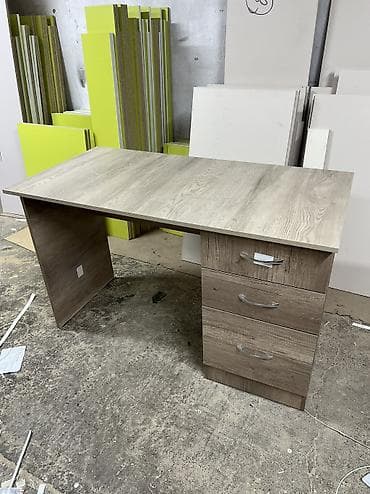 Распродажа!!! Рабочий стол продаю новый офисный стол компьютерный at lalafo.kg Распродажа!!! Рабочий стол продаю новый офисный стол компьютерный