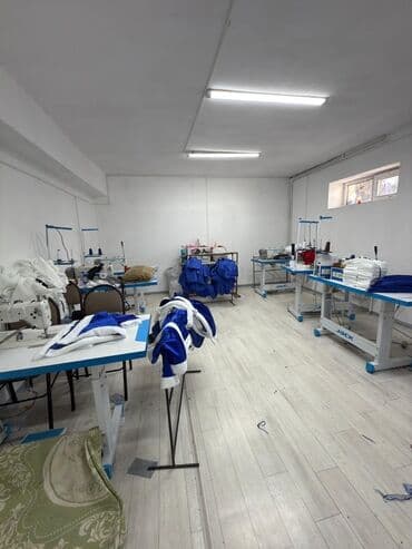 срочно продаю дом район пишпек: Дом, 250 м², 6 комнат — 13