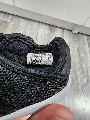 адр обувь: Детские кроссовки/тапочки Adidas для малышей - Размер: 4K (US/UK), FR — 4