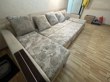 диван старые: Продаю диван раскладной. На фото в раскладном виде. Размеры в — 3