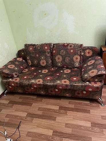 Прямой диван, Б/у