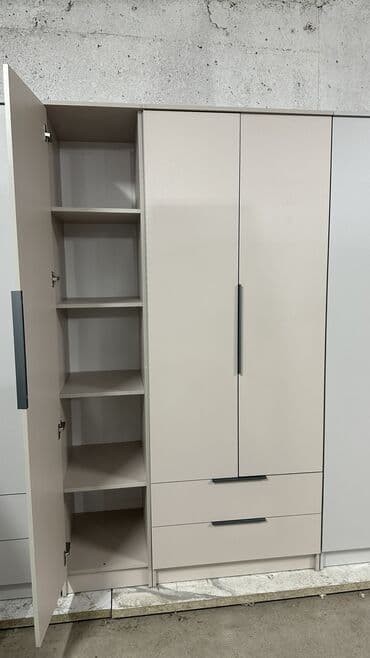 сколько стоит встроенный шкаф купе 3 метра: Качество на первом месте! Прослужит вам долгие годы! Трехдверный шкаф — 23
