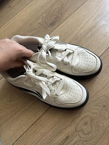 красовка лининг: Продаю уни Кроссовки Li-Ning, белые с чёрной подошвой и чёрными — 4