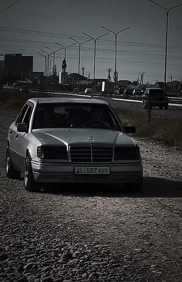 bmw e66: Mercedes-Benz W124: 1992 г. — 1