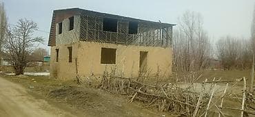 Продаётся недостроенный двухэтажный дом сельского типа.селе