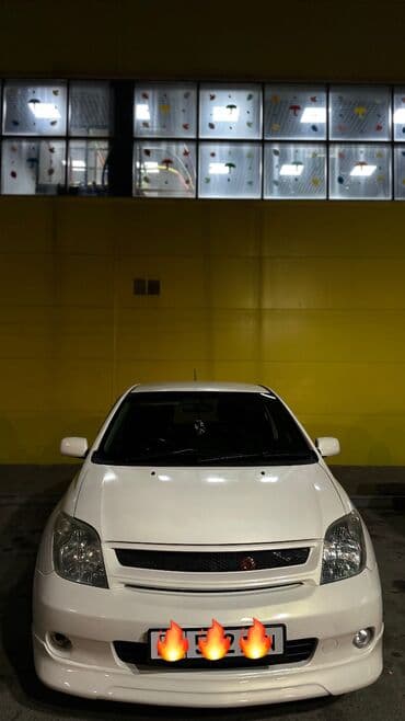 скутер без банк: Toyota ist: 2003 г., 1.5 л, Автомат, Бензиновая, Хэтчбэк — 1