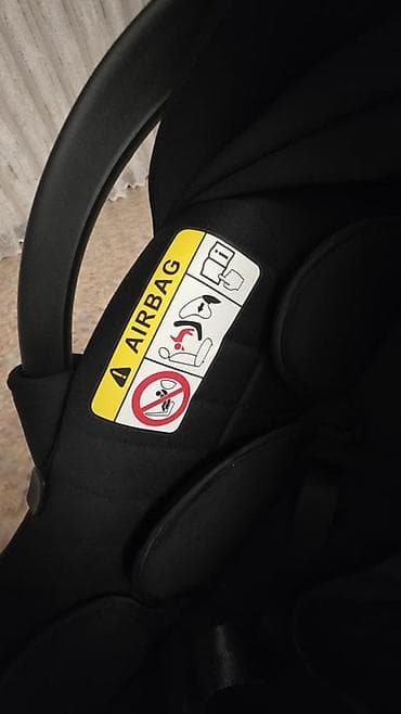 детские уги: Автокресло, цвет - Черный, Б/у — 2