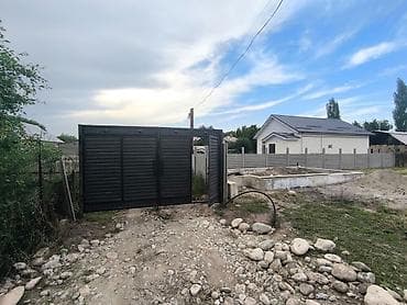 Дома: 🏡 **Продаётся новый дом в Сокулуке!** 📍 500 м от центра 📐 3 сотки | 58 — 8