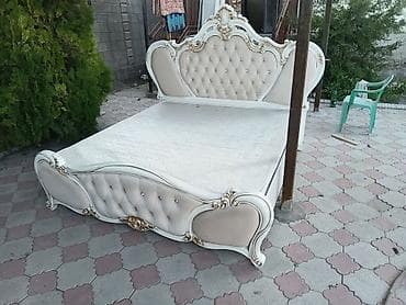 Спальная кровать с матрасом + 2 тумбы + трюмо с зеркалом. БУ