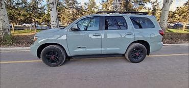 Toyota Sequoia: 2021 г., Автомат, Внедорожник