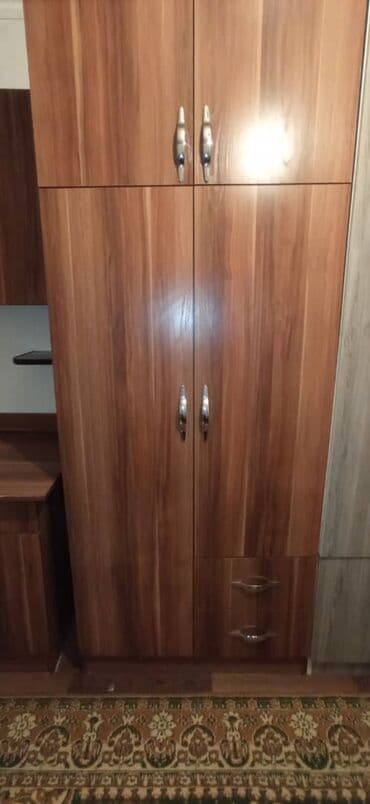 офисная мебель на заказ бишкек: Срочно продаю ученический стол со 2х дверным шкафом для одежды — 2