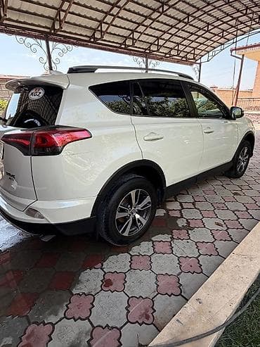 е60 4 4: Toyota RAV4: 2016 г., 2.5 л, Автомат, Бензин, Кроссовер — 2