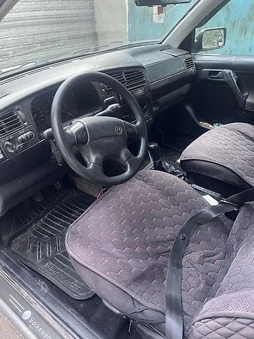 Volkswagen Golf: 1994 г., 2 л, Кол менен иштөөчү, Бензин, Хетчбек — 9