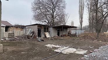 дом с участком: Продаётся жилой дом с большим приусадебным участком. Характеристики — 9