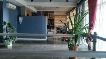 дома покровка: Несколькими залами/кабинетами и возможностью зонирования - Удобная — 7