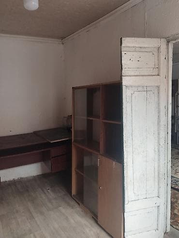 Бөлмөлөр: Сдается квартира в частном доме/квартире, частично меблированная. - — 4