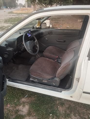 Транспорт: Suzuki Swift: 1989 г., 1.3 л, Механика, Бензин, Хэтчбэк — 3