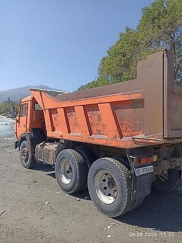 авто химии: Самосвал КамАЗ 6x4, оранжевый Основные характеристики: - Колёсная — 5