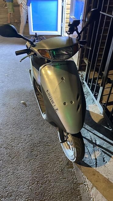 dd oo: Скутер Honda Dio (серебристый) - Компактный городской скутер с — 3