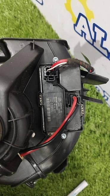 turbo: BMW 528xi (xDrive) v-2.0 turbo 2013 год реостат печки — 1